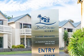 Boathouse Resort Studios & Suites