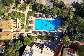 Angelina Aegina Boutique Escape