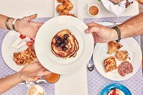 Angelina Aegina Boutique Escape