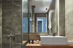 Angelina Aegina Boutique Escape