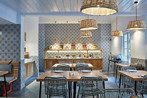 Angelina Aegina Boutique Escape