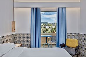 Angelina Aegina Boutique Escape