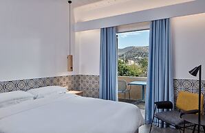 Angelina Aegina Boutique Escape