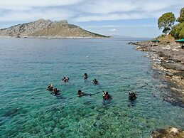 Angelina Aegina Boutique Escape