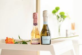 Apple Inn (Causeway Bay)