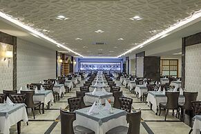 Royal Holiday Palace