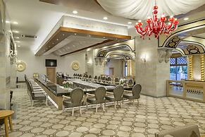 Royal Holiday Palace