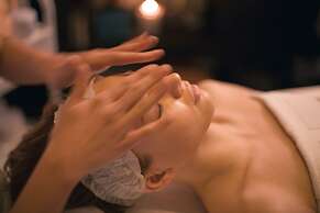 Royal Holiday Palace