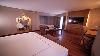 Royal Dragon Hotel – All Inclusive