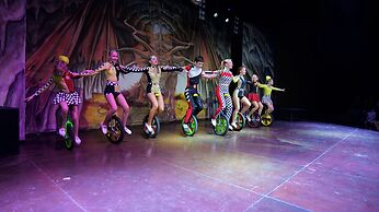 Royal Dragon Hotel – All Inclusive