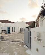 Mouras Resort - Luxury Maisonette Villas