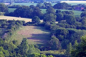 Hôtel Traiteur les Ormes, The Originals Relais