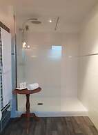 Hôtel Traiteur les Ormes, The Originals Relais