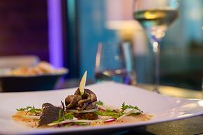 Hôtel Traiteur les Ormes, The Originals Relais