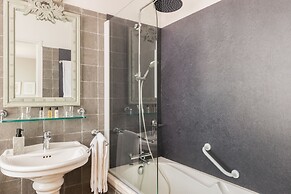 Hôtel Traiteur les Ormes, The Originals Relais