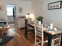 Starlings Guest House