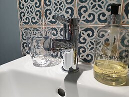 Starlings Guest House