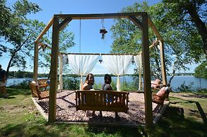 Curriers Lakeview Lodge