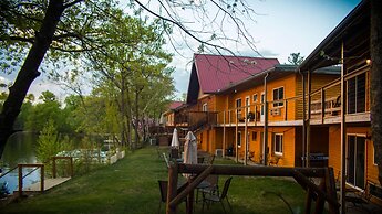 Curriers Lakeview Lodge