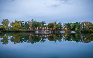 Curriers Lakeview Lodge