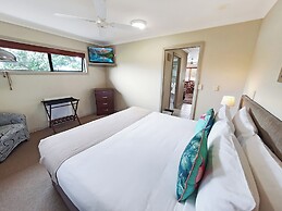 Whangaparaoa Lodge Motel