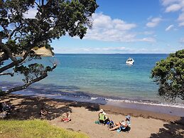 Whangaparaoa Lodge Motel