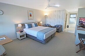 Whangaparaoa Lodge Motel