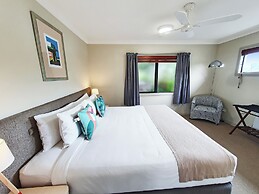 Whangaparaoa Lodge Motel