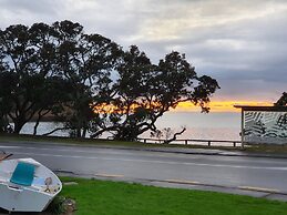 Whangaparaoa Lodge Motel