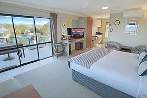 Whangaparaoa Lodge Motel