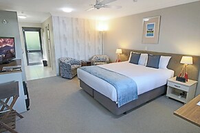 Whangaparaoa Lodge Motel