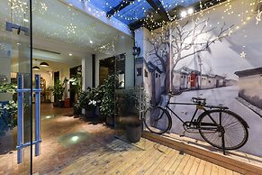 Nostalgia Hotel Beijing Yonghe Lama