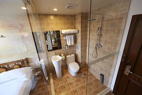 Nostalgia Hotel Beijing Yonghe Lama