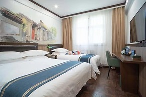 Nostalgia Hotel Beijing Yonghe Lama