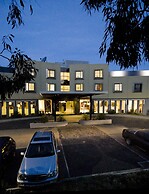 Golden Pebble Hotel