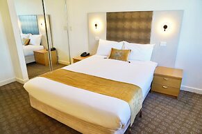 Golden Pebble Hotel