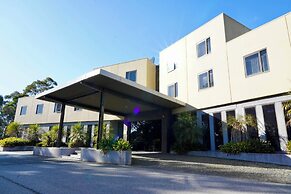Golden Pebble Hotel