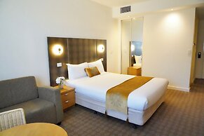 Golden Pebble Hotel