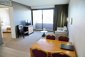Golden Pebble Hotel