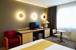 Golden Pebble Hotel