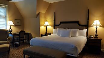 Mansions on Fifth Hotel