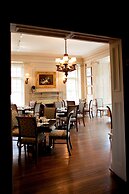 Mansions on Fifth Hotel