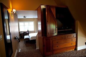 Mansions on Fifth Hotel