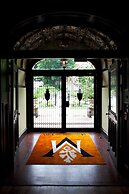 Mansions on Fifth Hotel