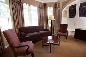 Mansions on Fifth Hotel