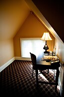 Mansions on Fifth Hotel