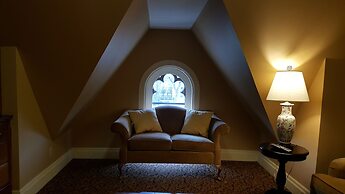 Mansions on Fifth Hotel