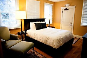 Mansions on Fifth Hotel