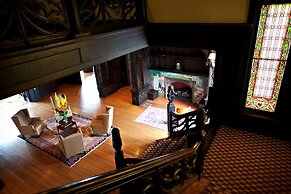 Mansions on Fifth Hotel