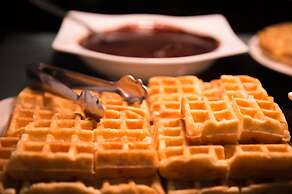 Beverly Hills Suites - Excel Hotels & Resorts